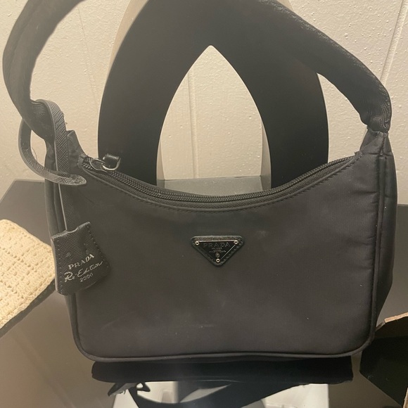 Prada it’s small it’s black - Picture 4 of 5